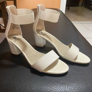 White Mountain Heel Shoes
